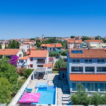 9 Bedroom In Villa Medulin