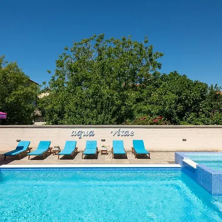 9 Bedroom In Villa *