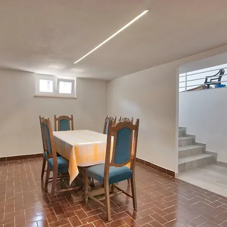 9 Bedroom In Villa