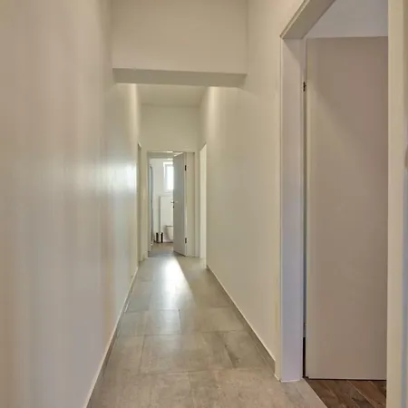 Willa 9 Bedroom In *