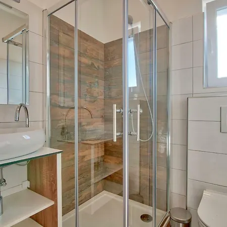 Villa 9 Bedroom In Medulin