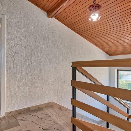 9 Bedroom In Villa Medulin