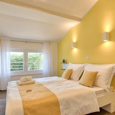 9 Bedroom In * ميدولين