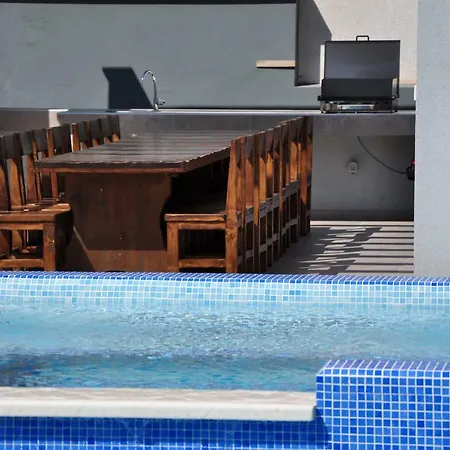 Willa 9 Bedroom In *