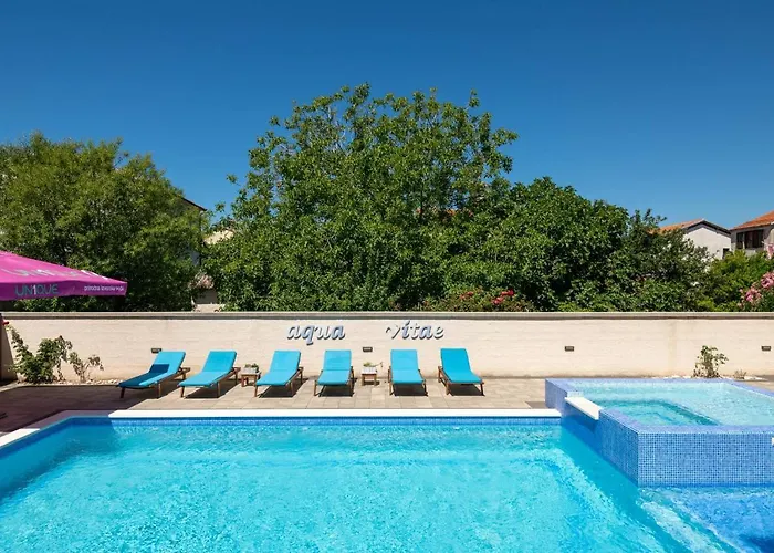 9 Bedroom In Villa *