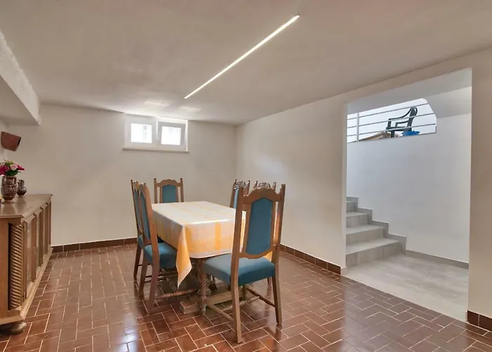 9 Bedroom In Villa