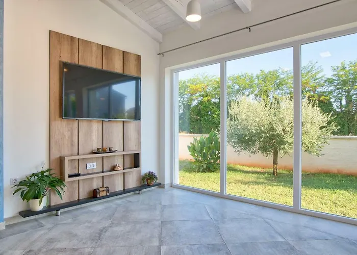 Villa 9 Bedroom In Medulin
