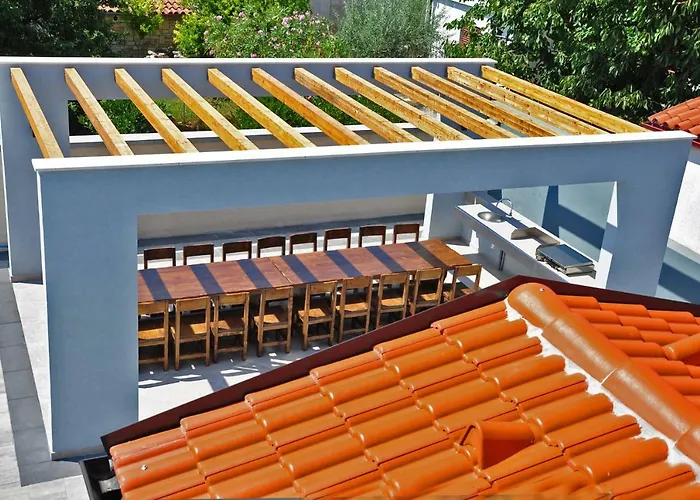 9 Bedroom In Villa Medulin