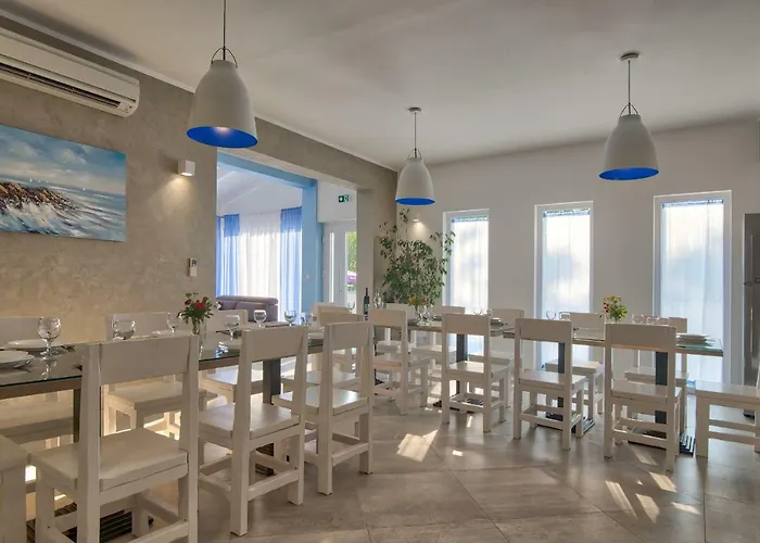 Villa 9 Bedroom In Medulin