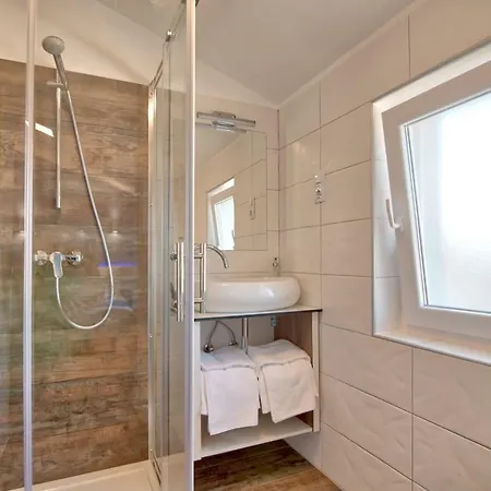 9 Bedroom In * Медулин